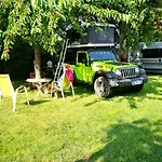City Camping& Apartman &bungalow Konukevi