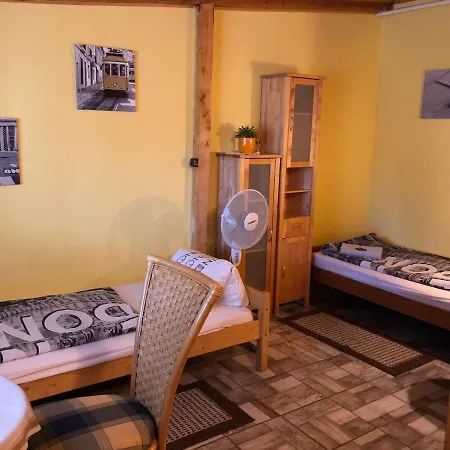 City Camping& Apartman &bungalow غيور