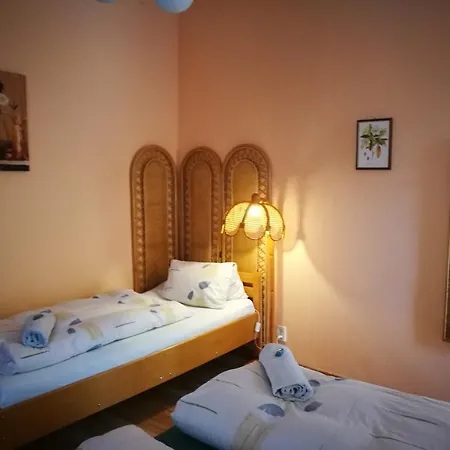 City Camping& Apartman &bungalow Casa de hóspedes