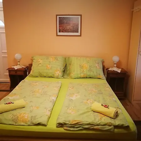 Vendégház City Camping& Apartman &bungalow *