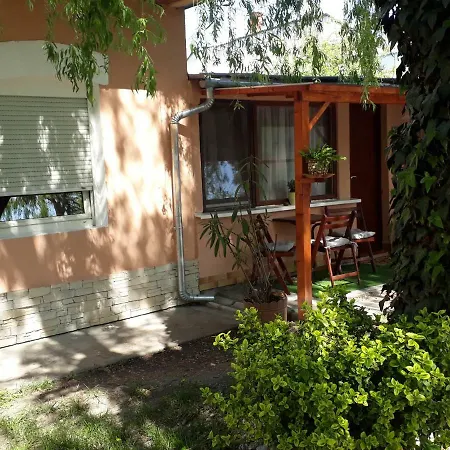게스트하우스 City Camping& Apartman &bungalow 3*