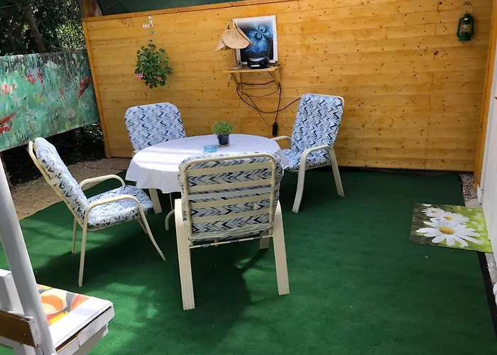 City Camping& Apartman &bungalow غيور