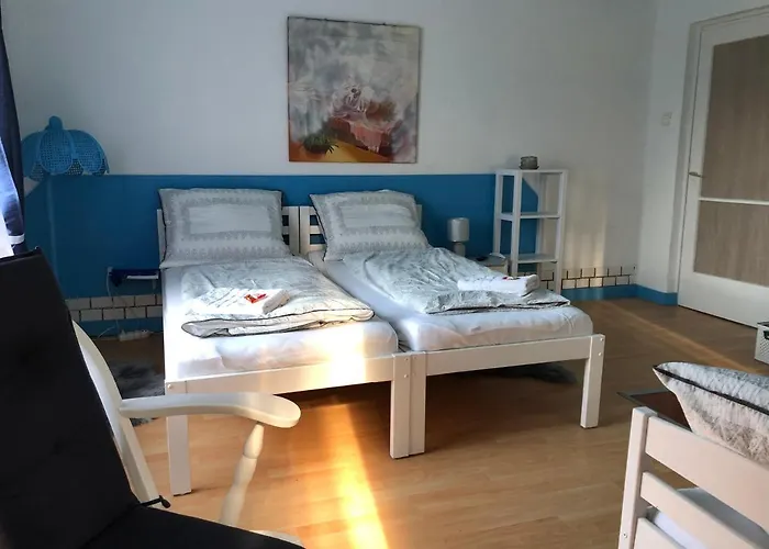 City Camping& Apartman &bungalow 3* غيور