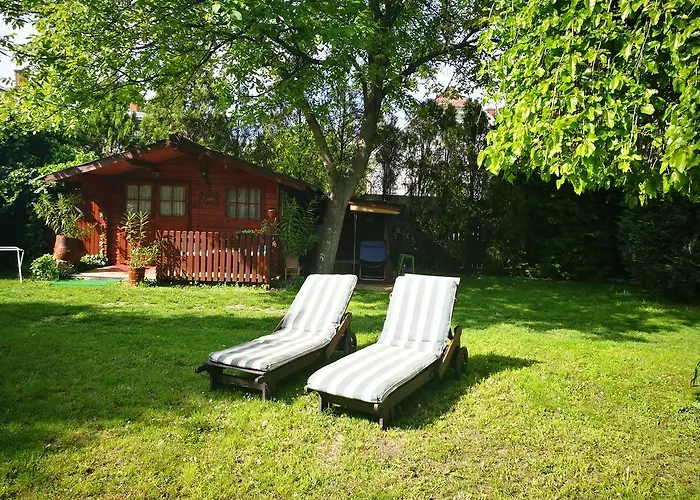 City Camping& Apartman &bungalow 게스트하우스 3*