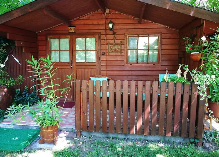 게스트하우스 City Camping& Apartman &bungalow 3*